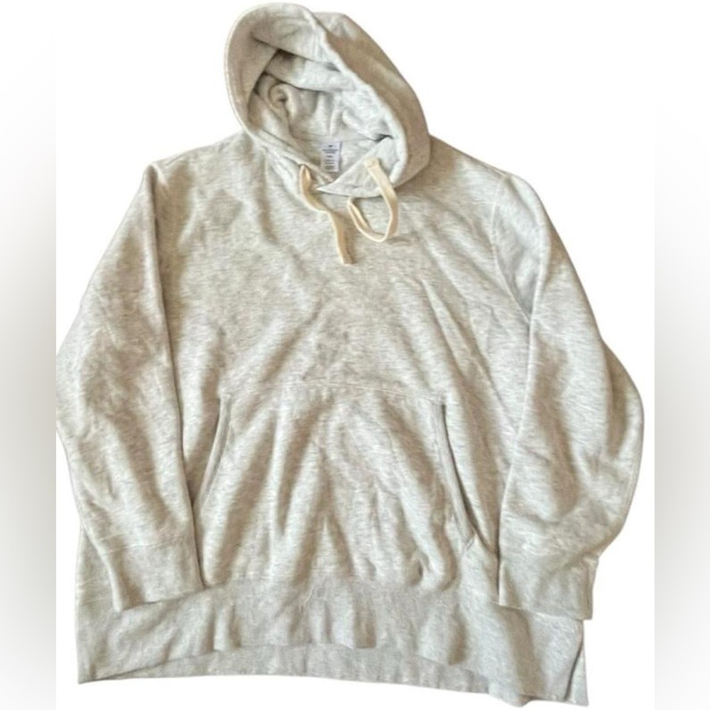 999-Grey boyfriend hoodie with a relaxed fit #casualwear #newport